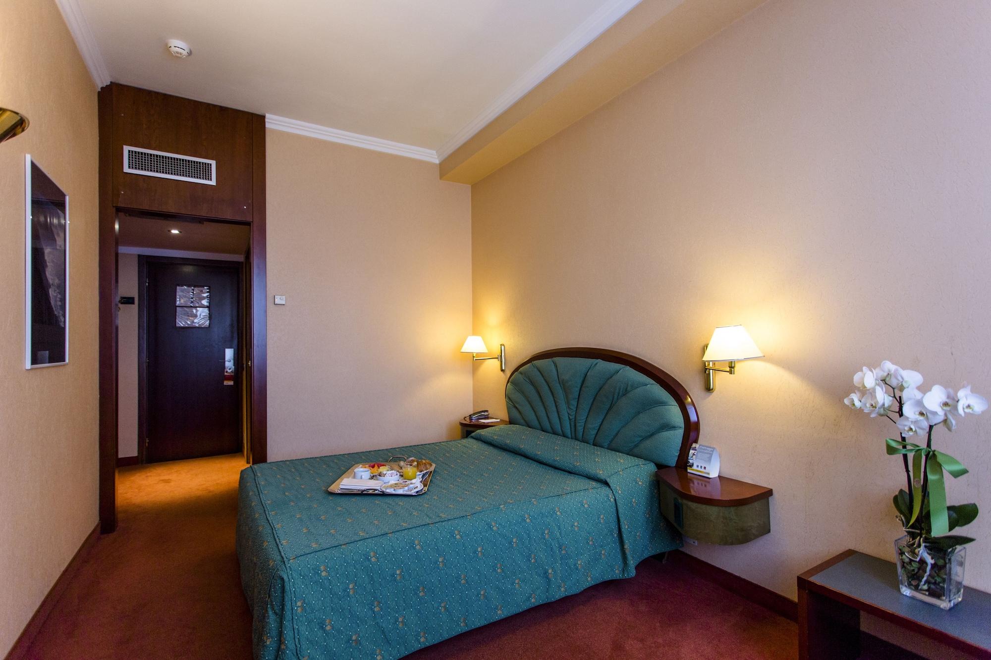 B&B Hotel 保尔格罗·托里尼斯 外观 照片