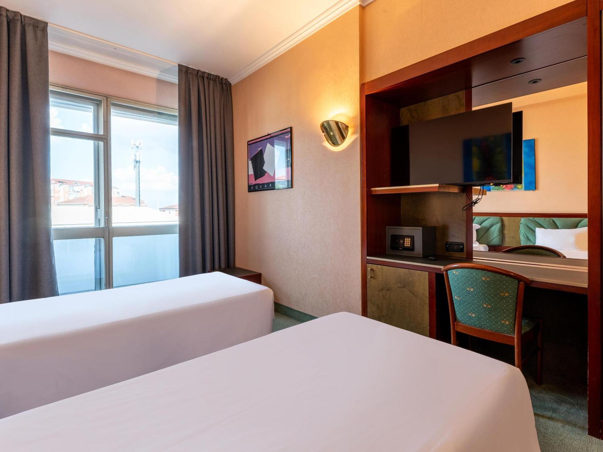 B&B Hotel 保尔格罗·托里尼斯 外观 照片