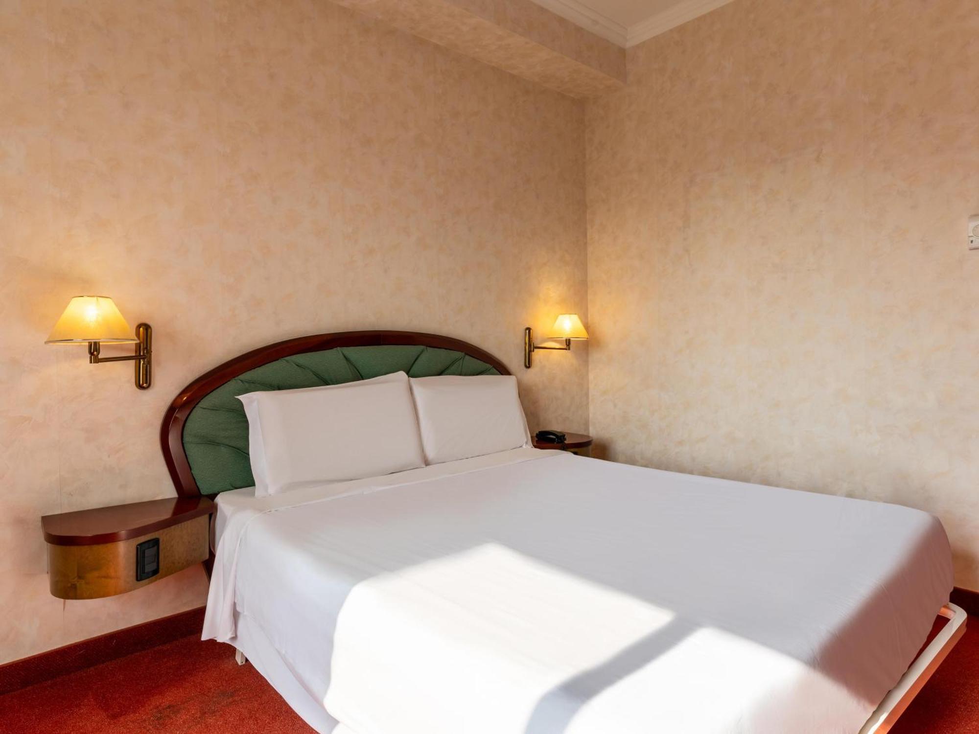 B&B Hotel 保尔格罗·托里尼斯 外观 照片