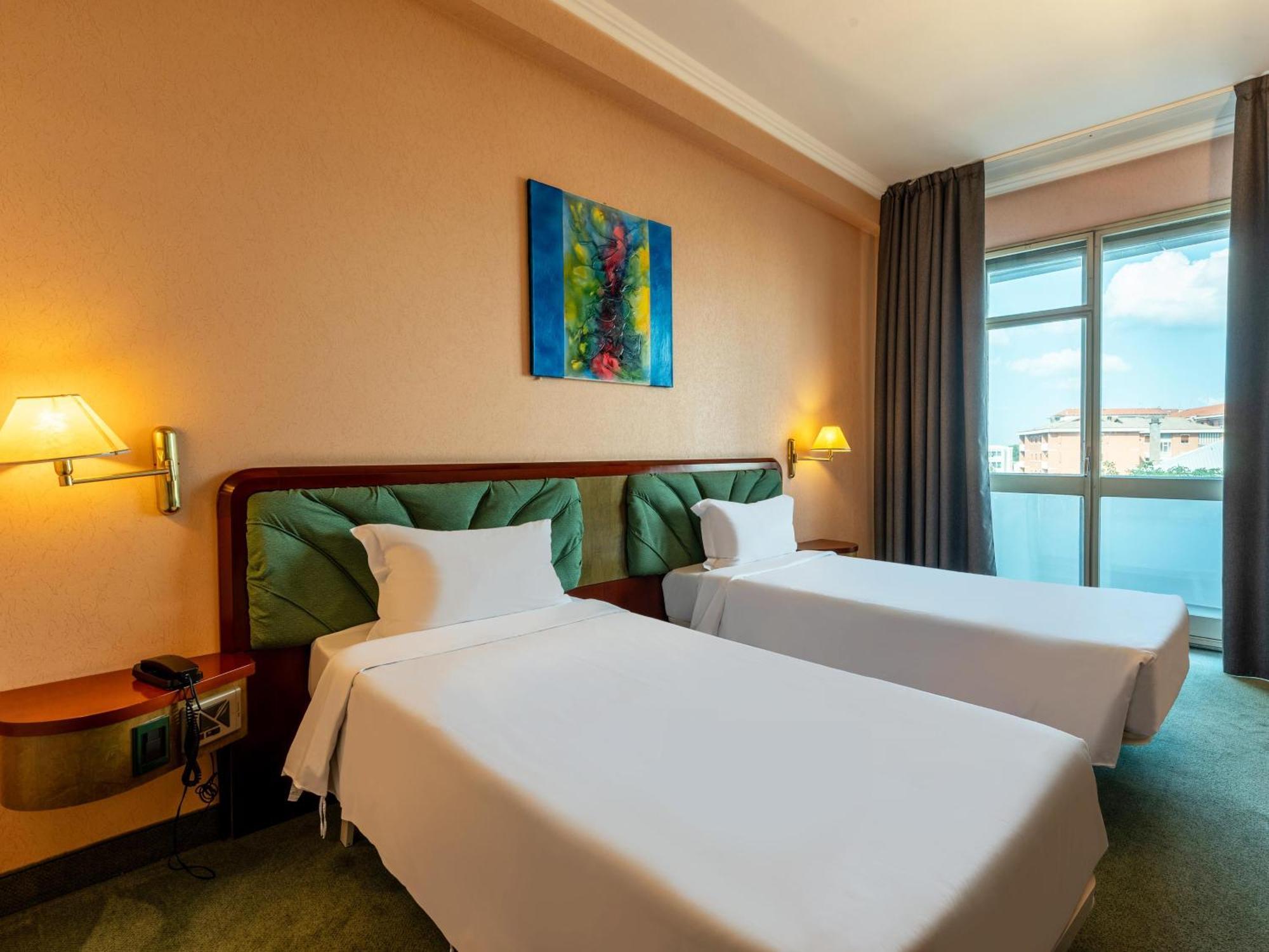B&B Hotel 保尔格罗·托里尼斯 外观 照片