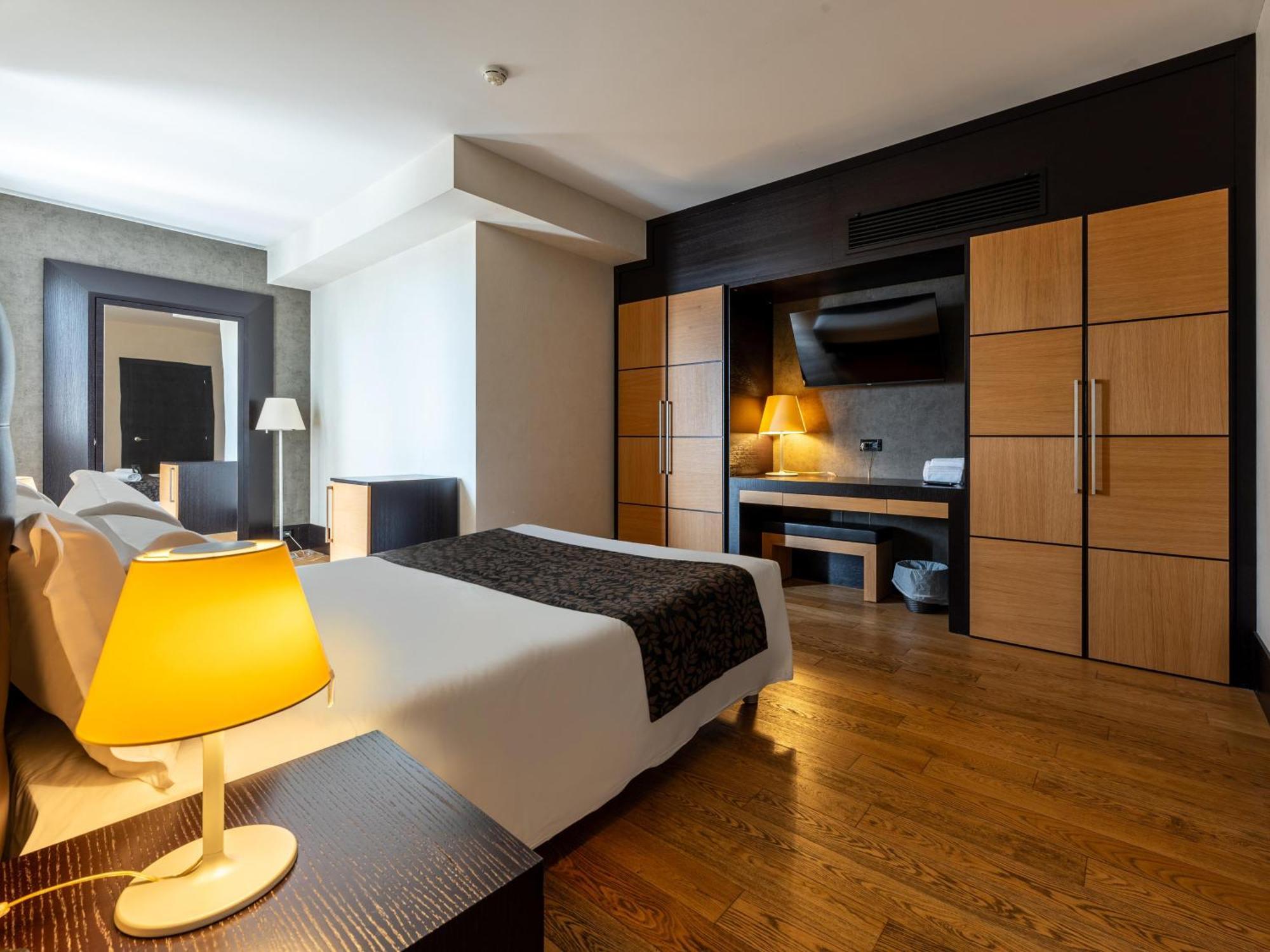 B&B Hotel 保尔格罗·托里尼斯 外观 照片