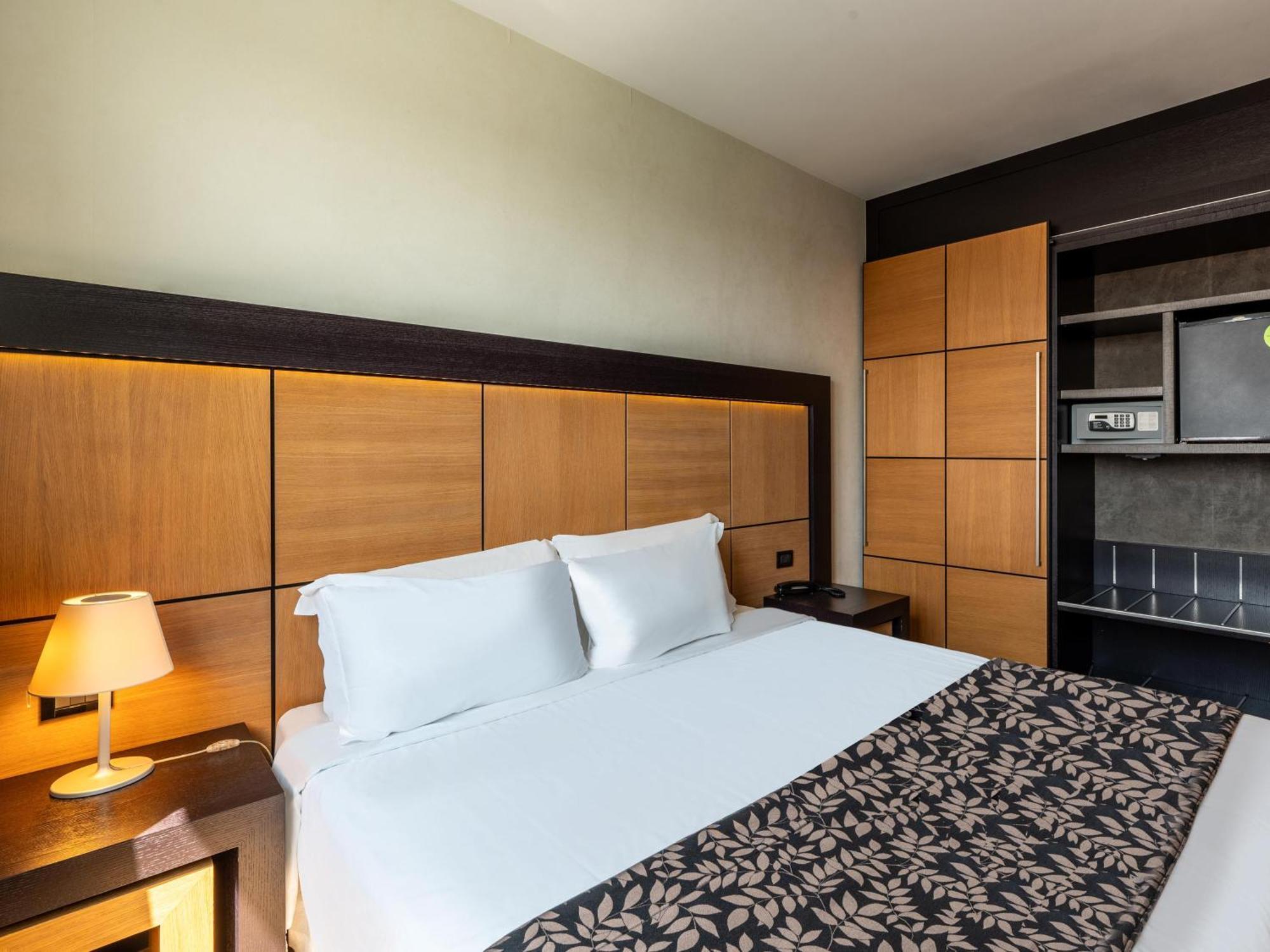 B&B Hotel 保尔格罗·托里尼斯 外观 照片